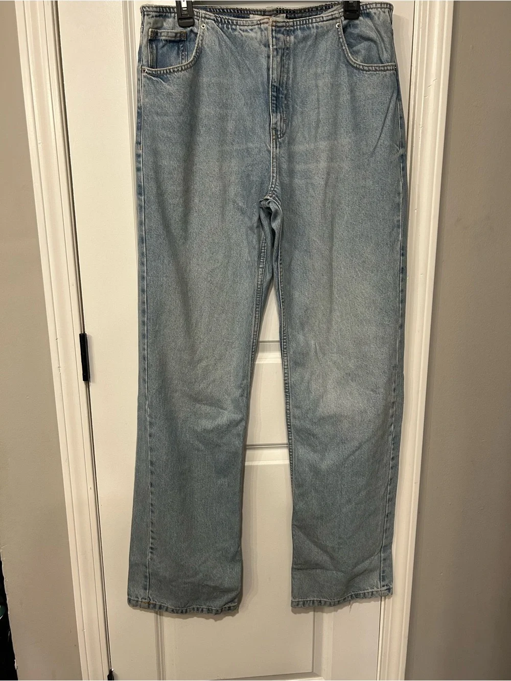 Pull&Bear Light Wash Straight Leg Jeans